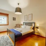 Апартаменты Downtown Deluxe By Vacationy