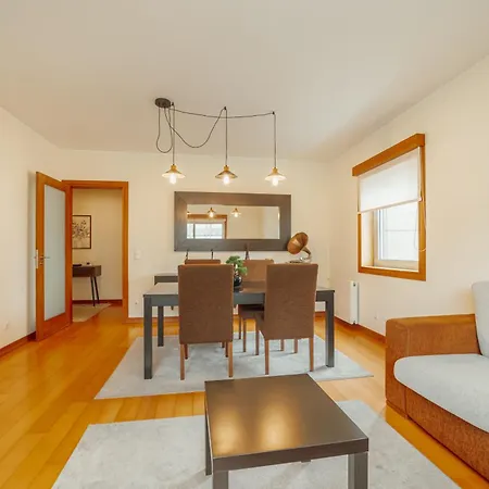 Downtown Deluxe By Vacationy Apartment