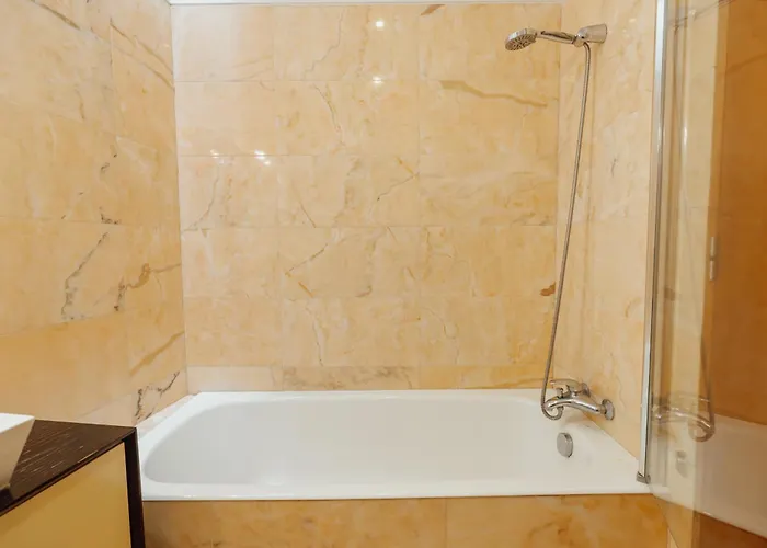 Downtown Deluxe By Vacationy *